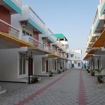 Sea La Vie Covelong Beach Resort Kelambākkam Exteriör bild